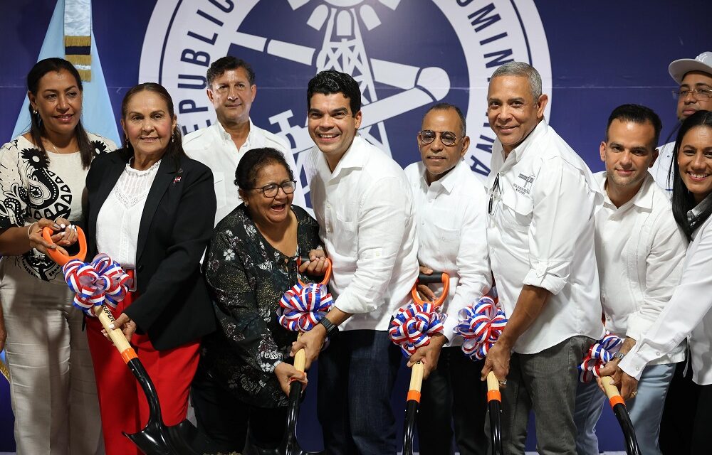 Wellington Arnaud dio primer palazo para ampliación del acueducto de San Francisco de Macorís