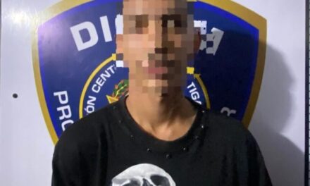 Policía ocupa presunta cocaína en Montecristi y captura presunto autor del robo de una motocicleta en Valverde