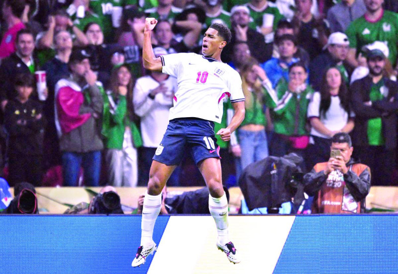 Inglaterra le gana a México en el Azteca y se mete en cuartos del Mundial