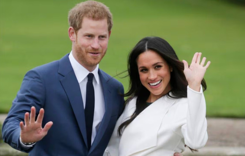 Carlos y Camilla reciben a Enrique, Meghan e hijos