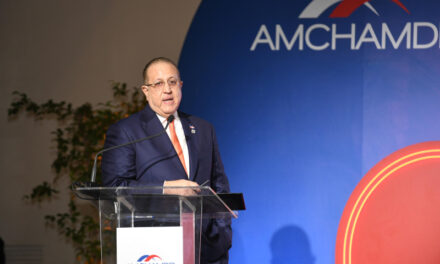 Magín Díaz asegura economía crece al doble del año pasado