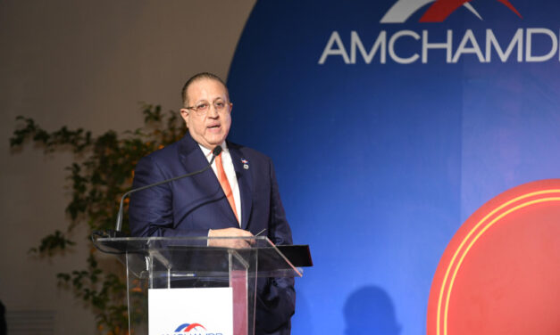 Magín Díaz asegura economía crece al doble del año pasado