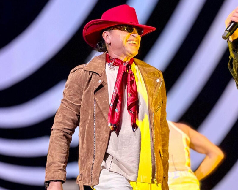 Elvis Crespo revela que puede retirarse con la cantidad de dinero que ha generado “Suavemente”