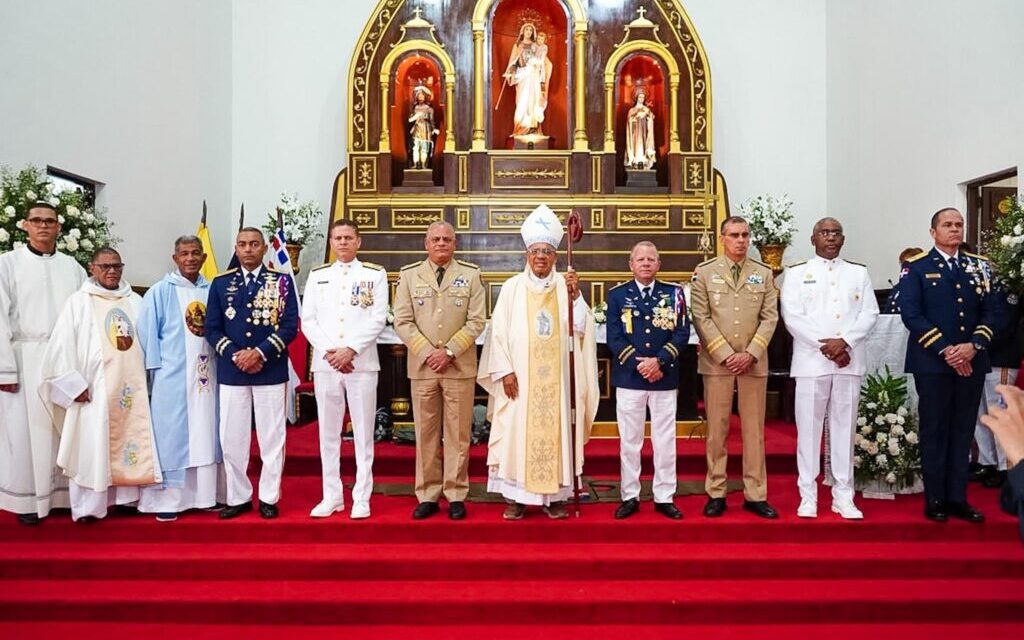 Director general de la Policía Nacional participa en ceremonia de graduación de la Fuerza Aérea Dominicana