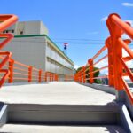 Tras 22 años de espera, el puente peatonal de la avenida Ortega y Gasset comienza a salvar vidas