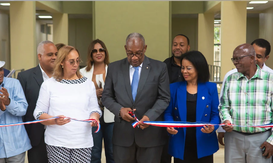 UASD inaugura moderno edificio de Postgrado en San Cristóbal
