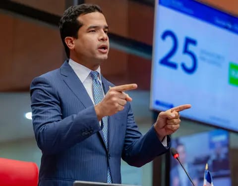 Omar Fernández propone tres modificaciones al nuevo Código Penal para proteger libertad de expresión y precisar sanciones