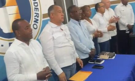 Luis Fredy Guzmán es reelecto presidente PRM en La Victoria para período 2026-2028