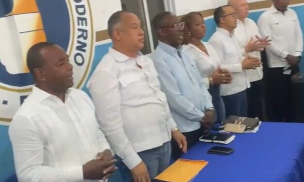 Luis Fredy Guzmán es reelecto presidente PRM en La Victoria para período 2026-2028