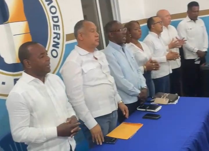 Luis Fredy Guzmán es reelecto presidente PRM en La Victoria para período 2026-2028