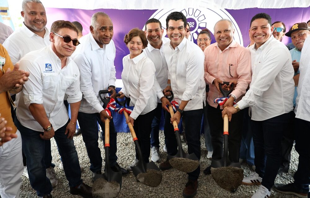 Wellington Arnaud inicia ampliación redes de distribución del acueducto múltiple de Baní, provincia Peravia