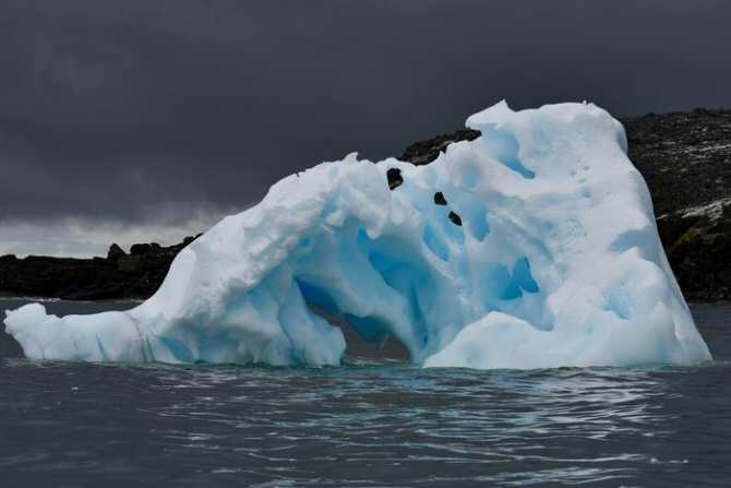 Efecto dominó de aumento grande de temperatura a partir de uno pequeño