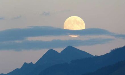 Así cambiaría la vida en la Tierra con una Luna el doble de grande