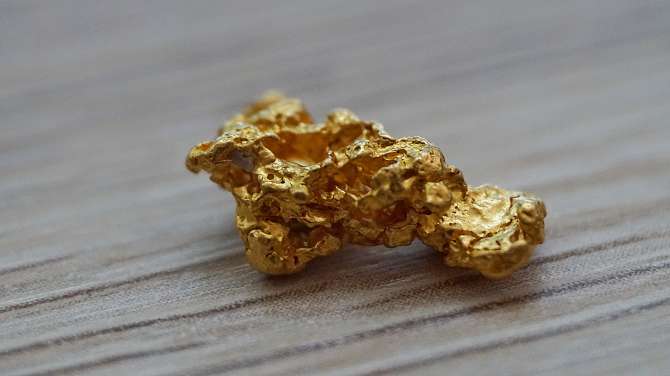 La física relativista que hace que el oro sea dorado y el mercurio, líquido