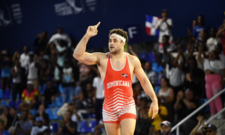 Chris Foca conquista la medalla de oro en lucha