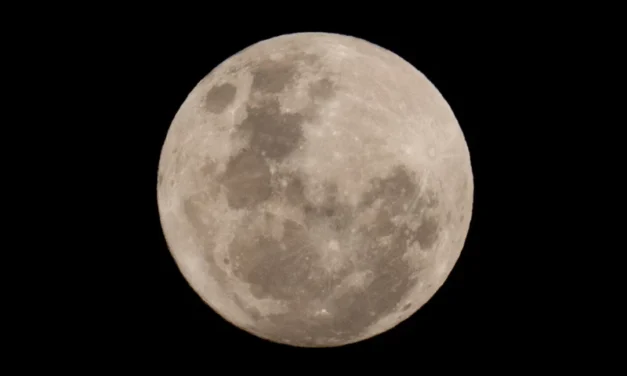 China anuncia el retraso de una misión lunar debido a las «condiciones de lanzamiento»