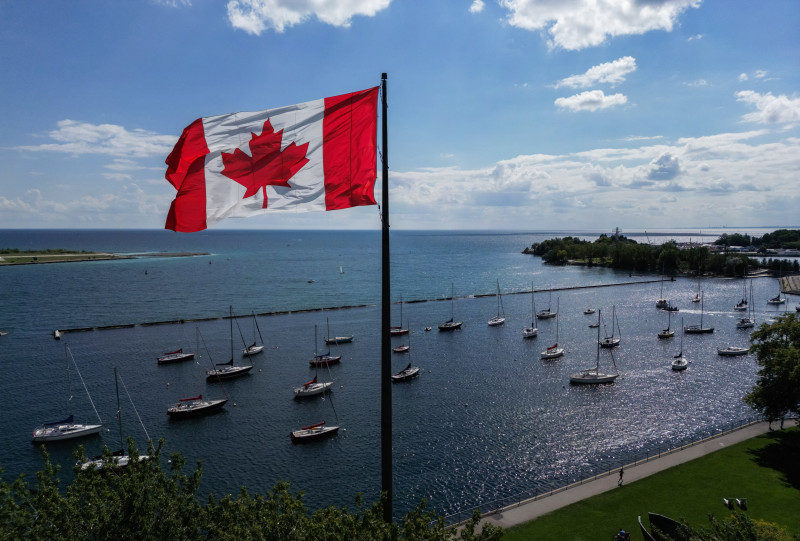 Trump ordena cambiar el nombre del lago Ontario a lago «América»
