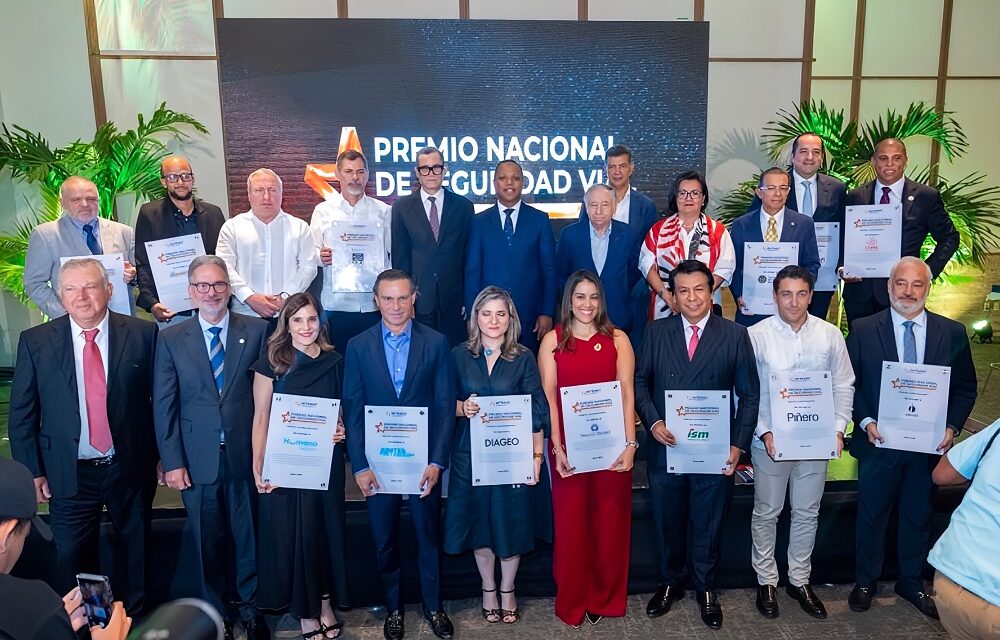INTRANT realiza primera edición del Premio Nacional de Seguridad Vial; reconoce 13 empresas