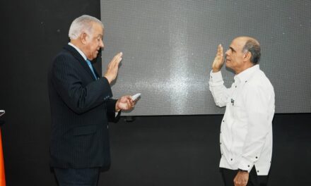 Carlos Manuel Paulino Cárdenas asume la presidencia de la CNE y la dirección ejecutiva de la Defensa Civil