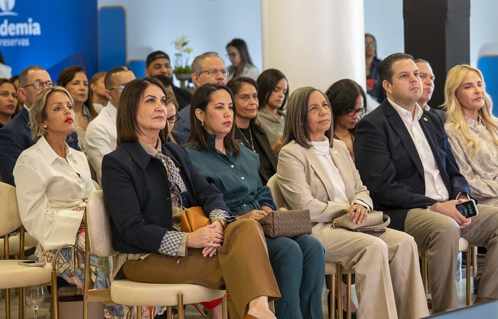 Academia Banreservas fortalece el liderazgo con ciclo de conferencias