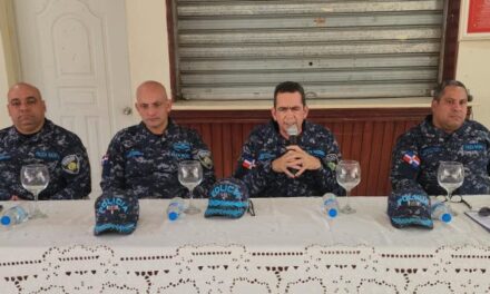 General de la Policía encabeza encuentro con jóvenes que ingresarán a las filas de la institución