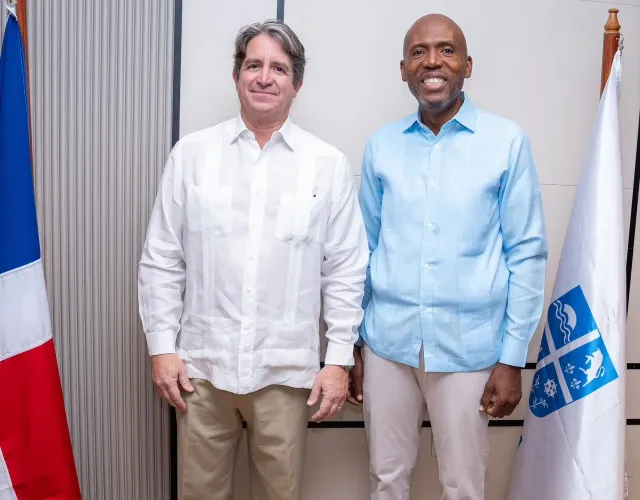 La Romana conmemoró los 125 años de su Ayuntamiento con la presencia de altas autoridades nacionales