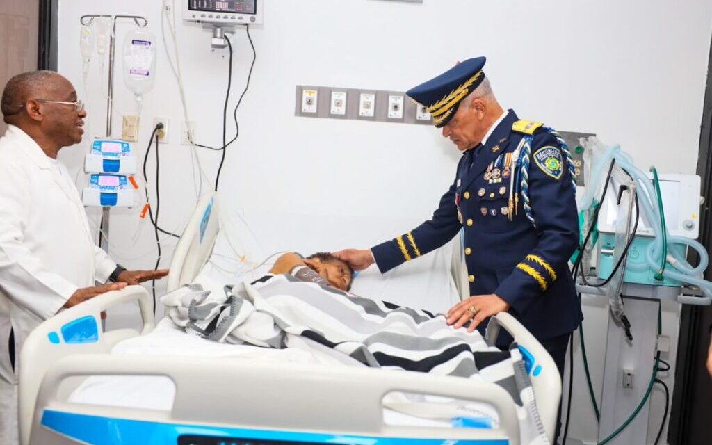 Mayor general Ernesto Rodríguez García supervisa servicios del Hosgedopol, visita a agentes en recuperación y sostiene reunión de trabajo con autoridades del centro hospitalario