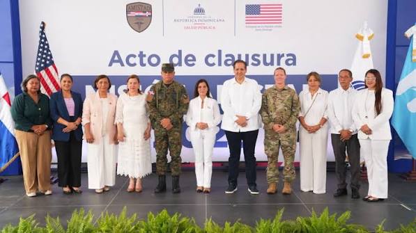 Ministerio de Salud Pública y el Comando Sur de los EE. UU. llevan servicios médicos gratuitos a 1,900 personas de La Vega 