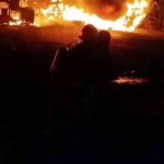 Incendio afecta parqueo de Caribe Tour en San Cristóbal