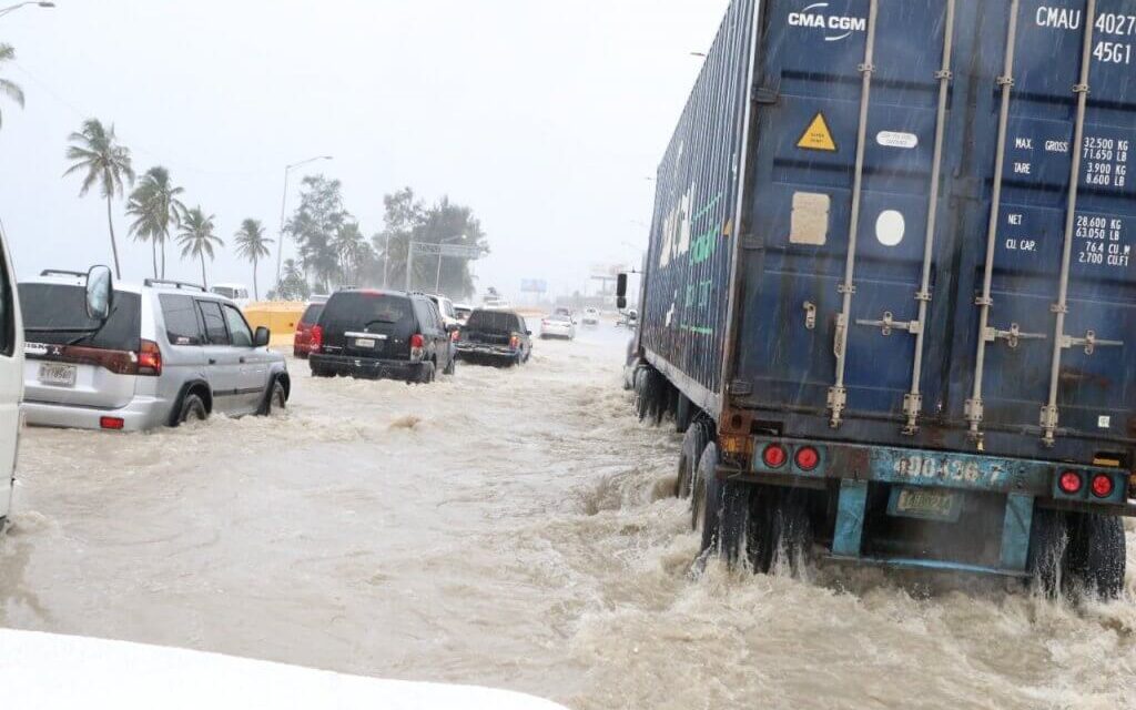 Indomet mantiene alerta en Santo Domingo y San Cristóbal por riesgo de inundaciones