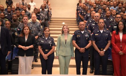 Policía Nacional y Ministerio de la Mujer movilizan a 300 hombres para prevenir la violencia contra las mujeres