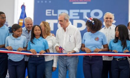 Abinader encabeza jornada en San Cristóbal con la entrega de obras educativas y de primera infancia