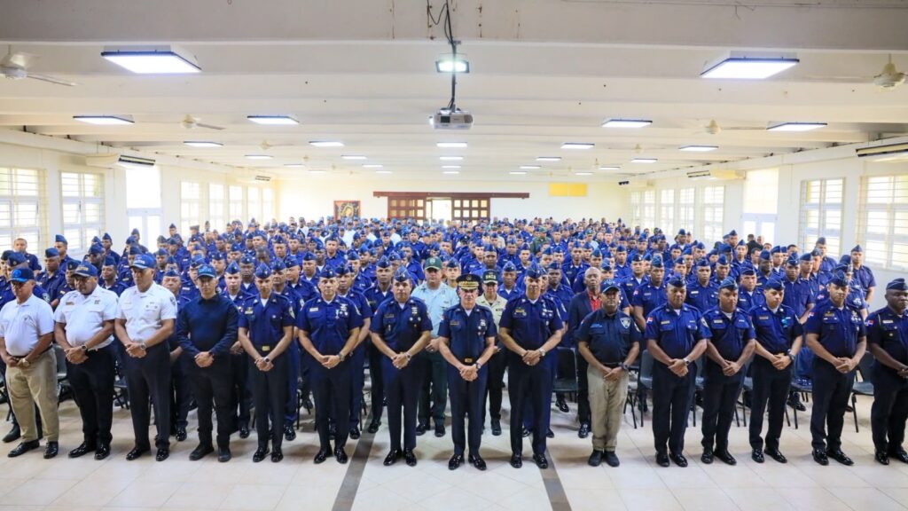 Director general PN continúa agenda de supervisión y orientación al personal policial con recorrido por la Región Este