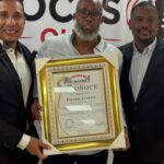 Grupo de Medios Vizcaíno Piñeyro reconoce al director de 002 Radio TV Ing. Pascual Linarez