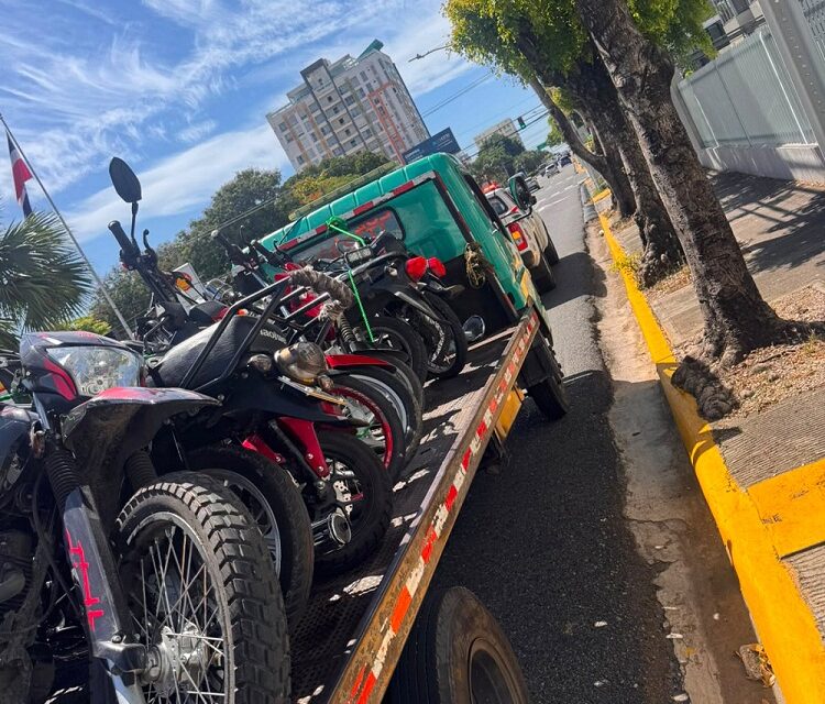 INTRANT, DIGESETT y MOPC fiscalizan 28 vehículos pesados por circular sin autorización