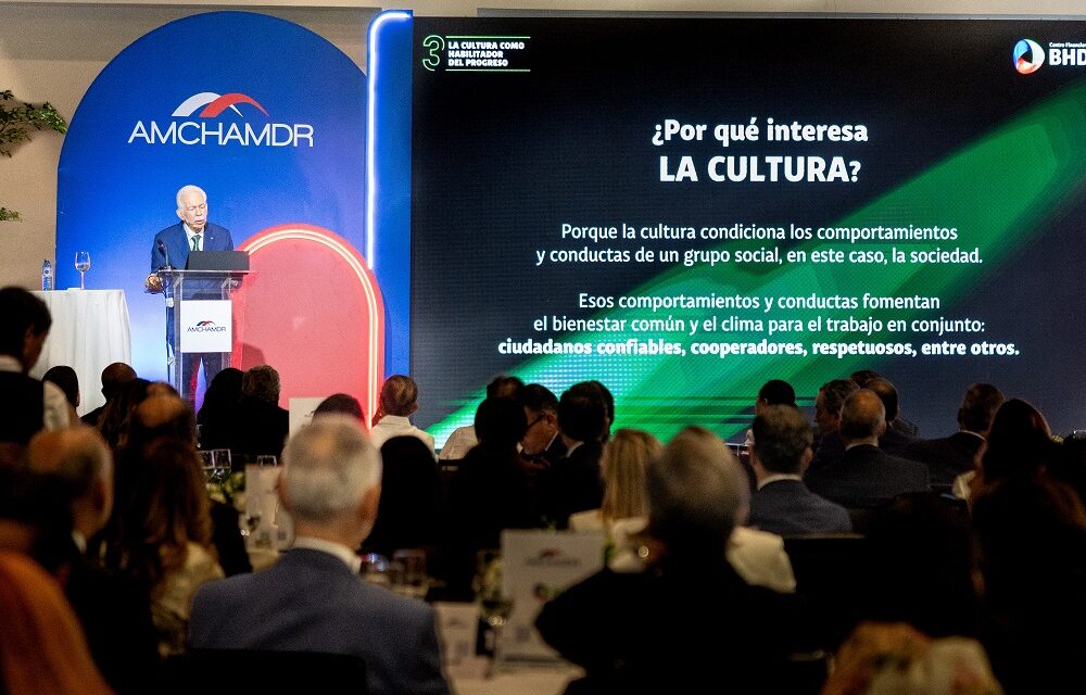Molina Achécar propone un crecimiento económico basado en productividad, tecnología y educación