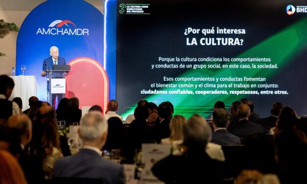 Molina Achécar propone un crecimiento económico basado en productividad, tecnología y educación