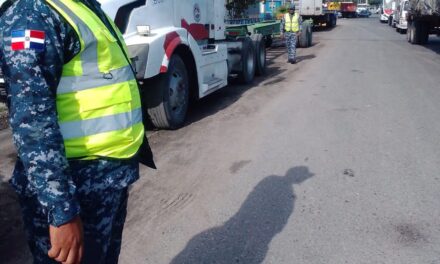 INTRANT multa a 15 empresas constructoras por obstrucción de la vía pública y uso de carril para vaciado de hormigón y disposición de materiales de construcción sin contar con el permiso correspondiente