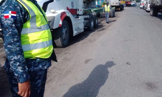 INTRANT multa a 15 empresas constructoras por obstrucción de la vía pública y uso de carril para vaciado de hormigón y disposición de materiales de construcción sin contar con el permiso correspondiente