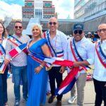 Reconocen al doctor Natanael Gutiérrez durante la 37.ª Parada Dominicana en New Jersey, dedicada a Barahona