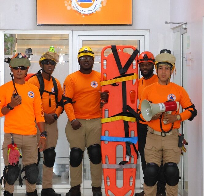 Director Defensa Civil felicita a voluntarios por labor durante Simulacro de Evacuación por Terremoto