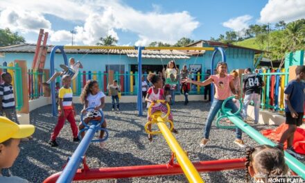 Alcalde Héctor Figari encabeza inauguración del remozado parque de El Deán