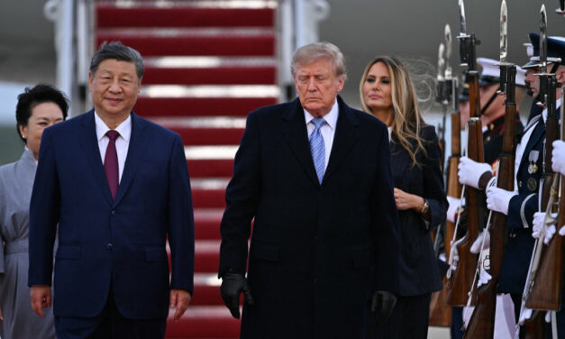 Xi llega a Estados Unidos para cumbre con Trump
