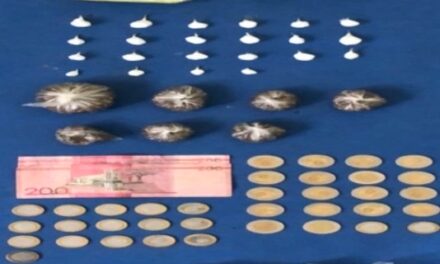 Policía apresa a joven con arma de fuego ilegal y ocupa 490 gramos de presuntas sustancias controladas en Barahona