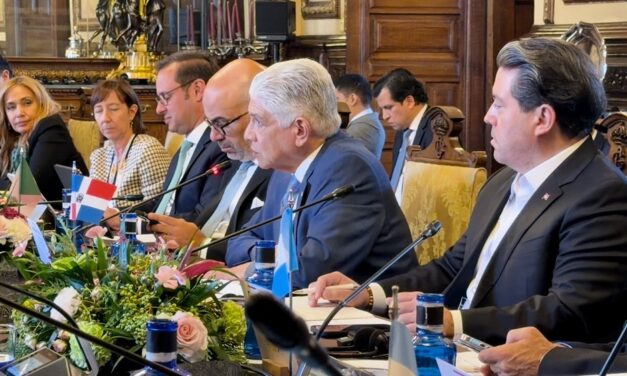 Eduardo Estrella destaca en cumbre iberoamericana inversiones que conectan a RD e impulsan el comercio y el turismo