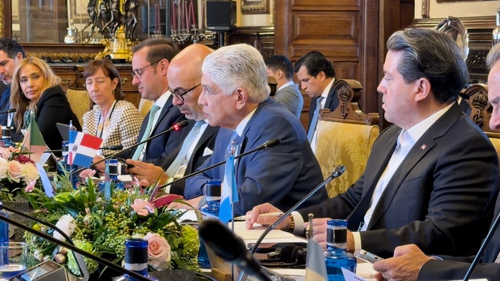 Eduardo Estrella destaca en cumbre iberoamericana inversiones que conectan a RD e impulsan el comercio y el turismo