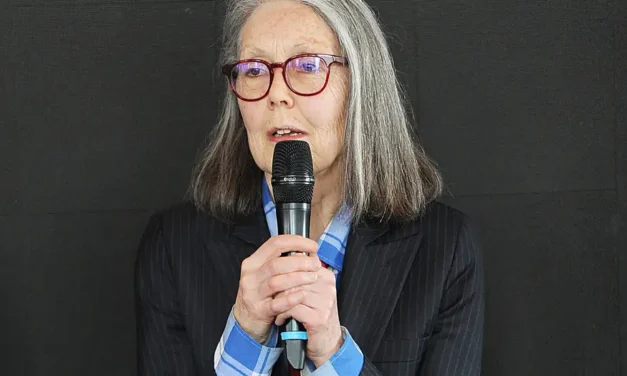 Premio Nobel de Literatura para la canadiense Anne Carson