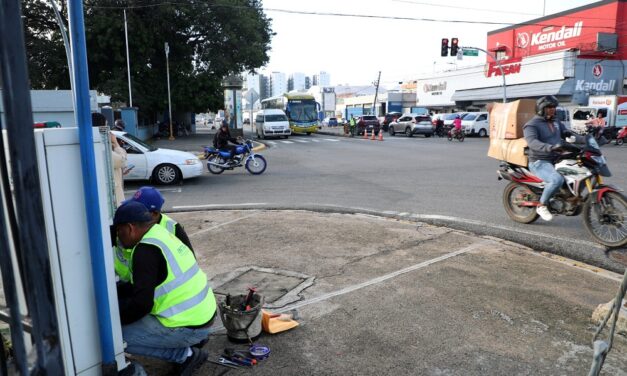 INTRANT agiliza respuesta a averías semafóricas tras intensas lluvias en Santo Domingo