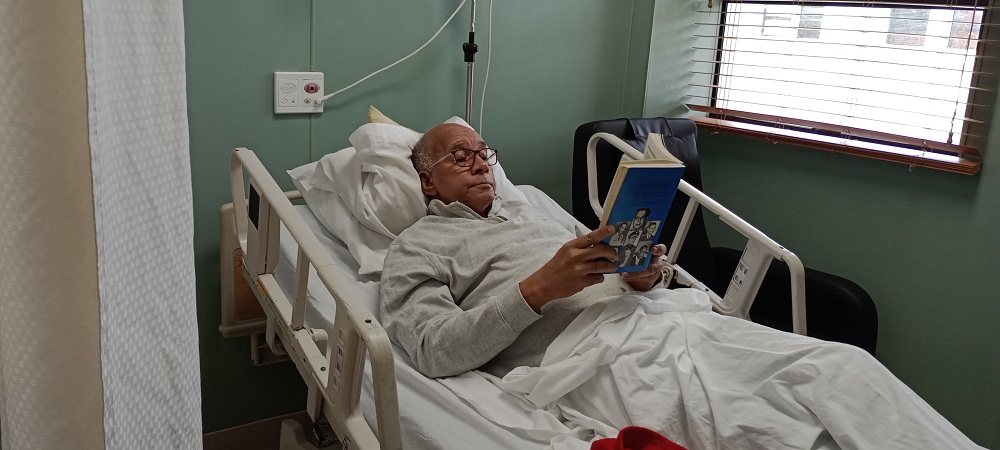Cuatro organismos cooperativos auspician libro preventivo frente al cáncer