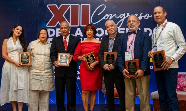 SODOGE reconoce a cinco destacados especialistas como Maestros de la Geriatría Dominicana
